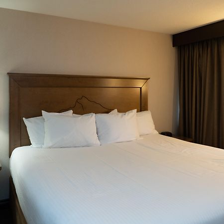 เดอะ รันเดิลสโตน ลอดจ์ Hotel แบมฟ์ ภายนอก รูปภาพ