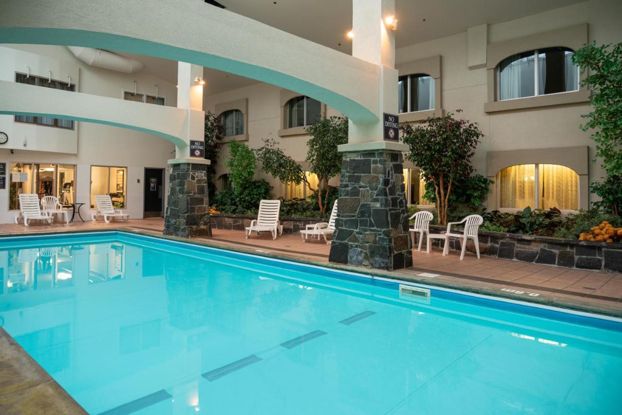เดอะ รันเดิลสโตน ลอดจ์ Hotel แบมฟ์ ภายนอก รูปภาพ