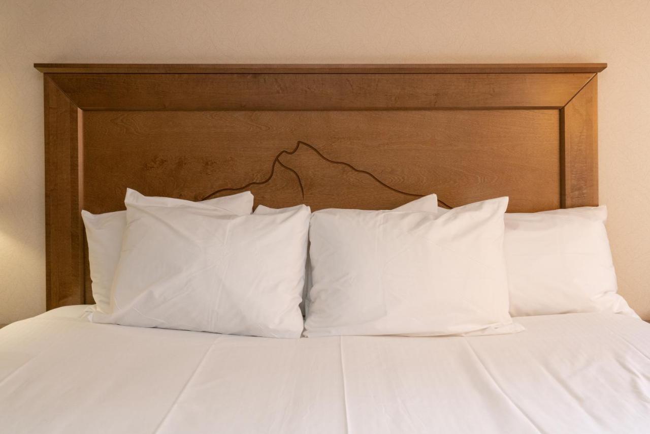 เดอะ รันเดิลสโตน ลอดจ์ Hotel แบมฟ์ ภายนอก รูปภาพ